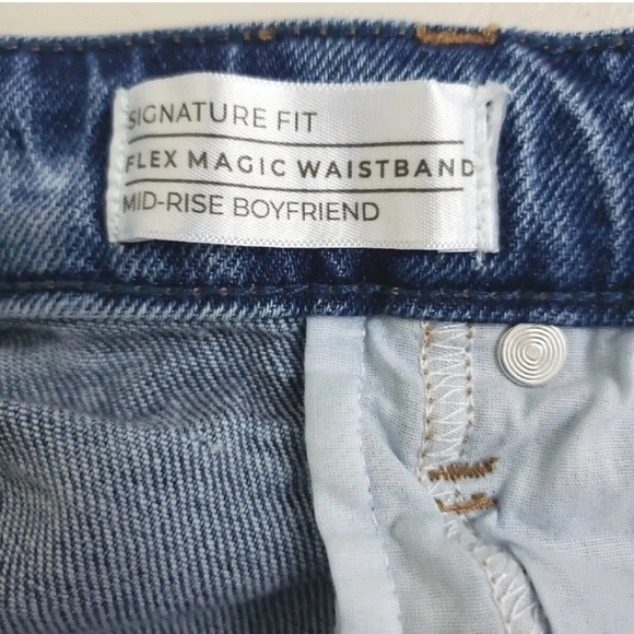 Lane Bryant Flex Magic Waistband Signature Fit Distressed Boyfriend Jeans--Sz.18 - Picture 9 of 12